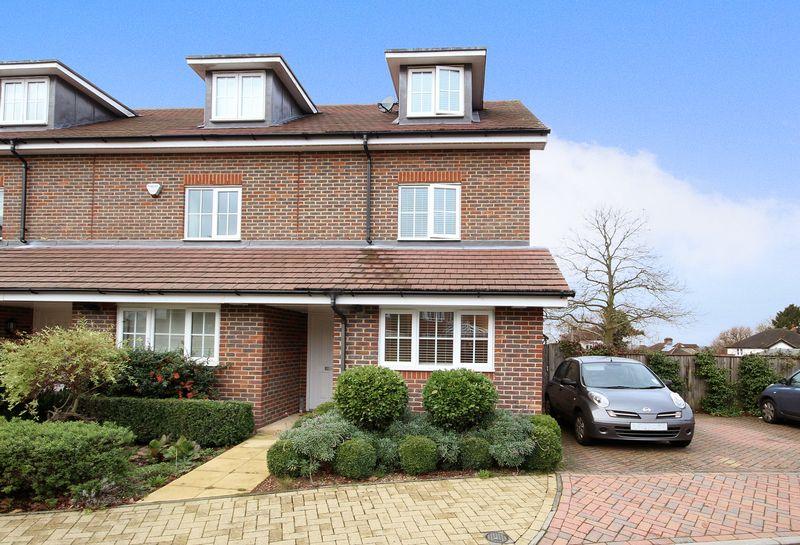 Cheyne Park Drive, West Wickham 3 bed terraced house £550,000