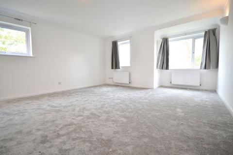 2 bedroom flat to rent, Chaseley Drive W4 4BD