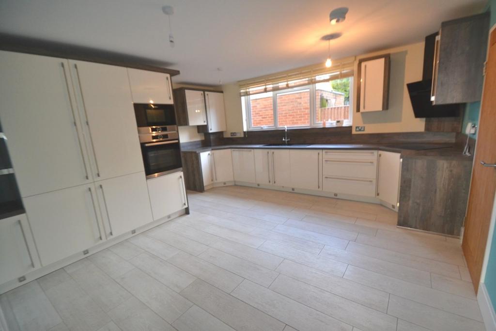 47 St. Michaels Road, Broxbourne, EN10 3 bed £419,995