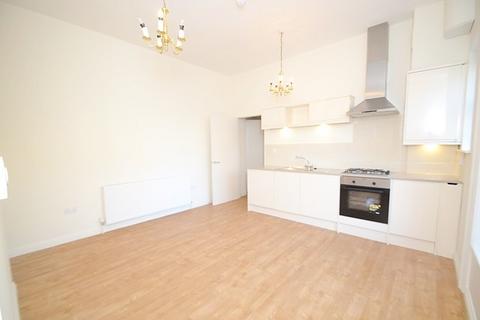 2 bedroom flat to rent, Bedford Place