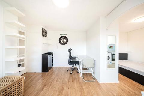 Studio to rent, Francis Street, London, E15