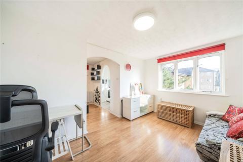 Studio to rent, Francis Street, London, E15