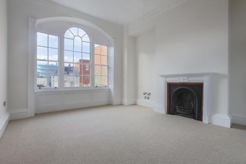 2 bedroom flat to rent, Arundel House, Portland Square, BS2