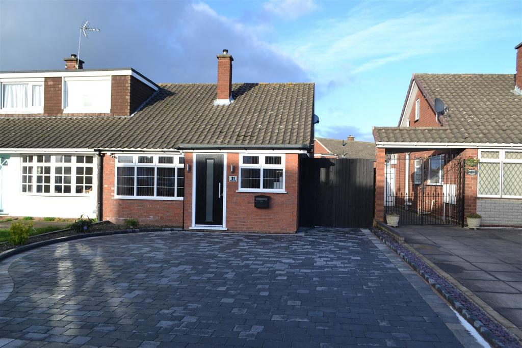 Poplar Road, Great Wyrley, Walsall 2 bed semidetached bungalow £183,000