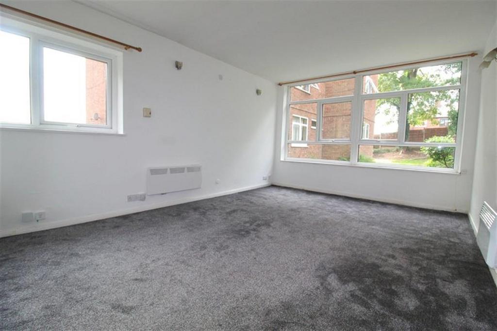 Apartment in Stockport - View 3