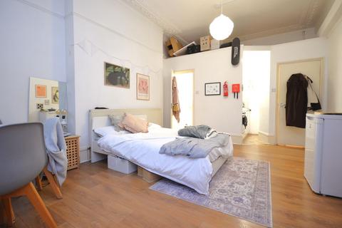 Studio to rent, Fordwych Road, Kilburn NW2 3TL
