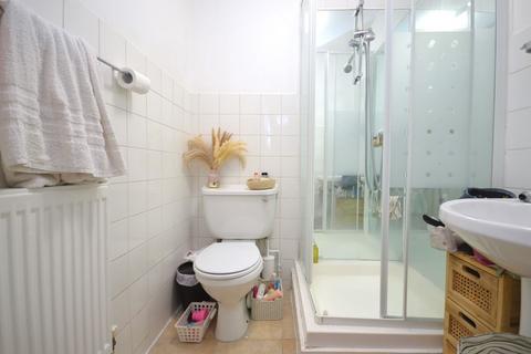 Studio to rent, Fordwych Road, Kilburn NW2 3TL