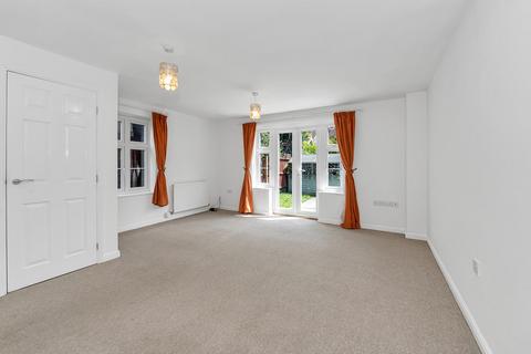 3 bedroom semi-detached house to rent, Juniper Road, Moreton Hall