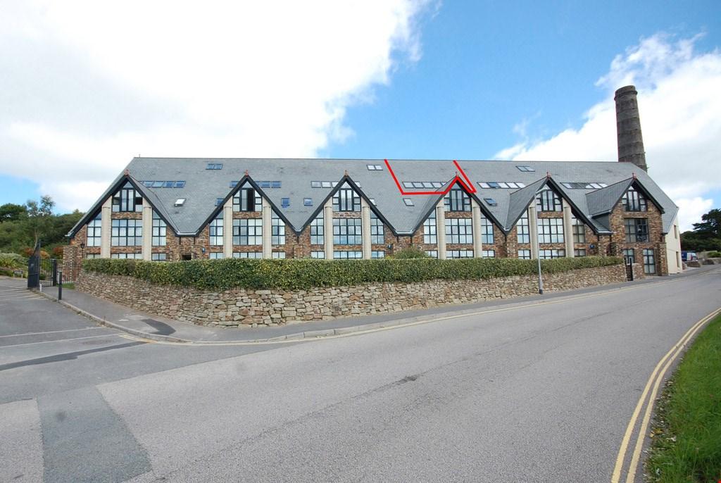 Carclaze, St Austell, Cornwall, PL25 2 bed penthouse for sale £215,000