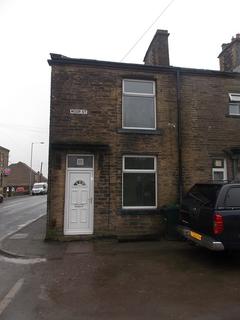 2 bedroom end of terrace house to rent, Moor Street, Queensbury