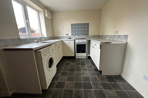 2 bedroom mews to rent, Cornwall Grove, Crewe