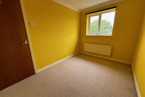 2 bedroom mews to rent, Cornwall Grove, Crewe