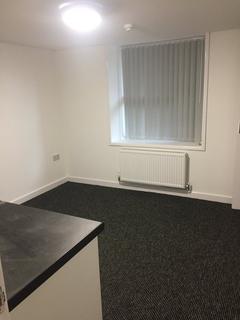 1 bedroom in a house share to rent, Railway, Wombwell