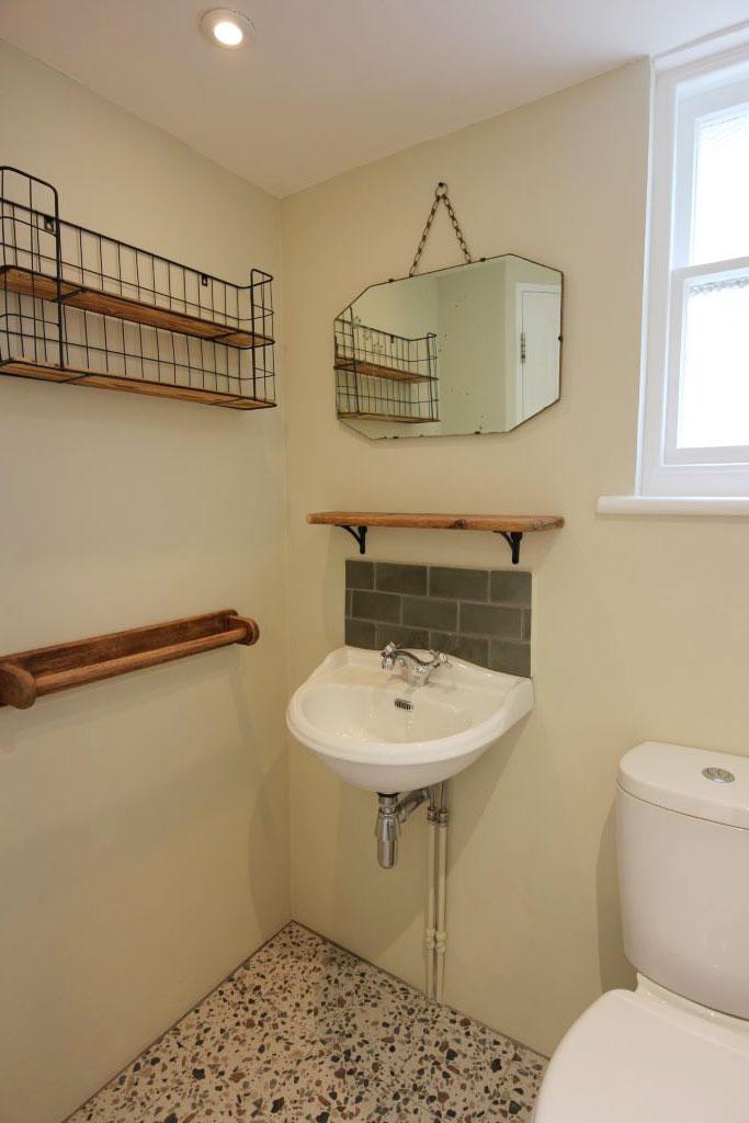 Shower room 1