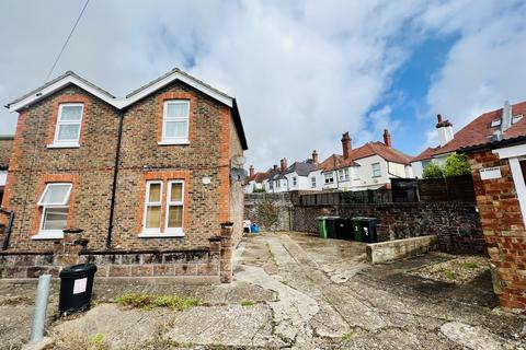 undefined, F2, 38 Motcombe Road, Eastbourne BN21 1QT