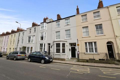 3 bedroom flat to rent, Walton Street, Central Oxford