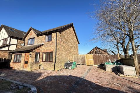 4 bedroom detached house to rent, Heritage Park, Hatch Warren, Basingstoke