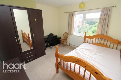 4 bedroom semi-detached house to rent, Keble Road off Welford Road