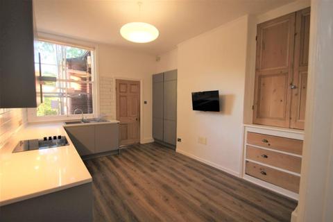 2 bedroom flat to rent - NORTH PARK AVENUE, ROUNDHAY, LEEDS, LS8 1EJ