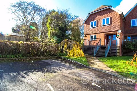 4 bedroom semi-detached house to rent, The Broadway, Lamberhurst, Tunbridge Wells