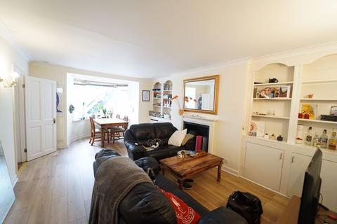 2 bedroom apartment to rent, Gloucester Mews, Paddington W2