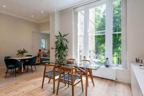 4 bedroom flat to rent, Clifton Gardens, Little Venice, W9