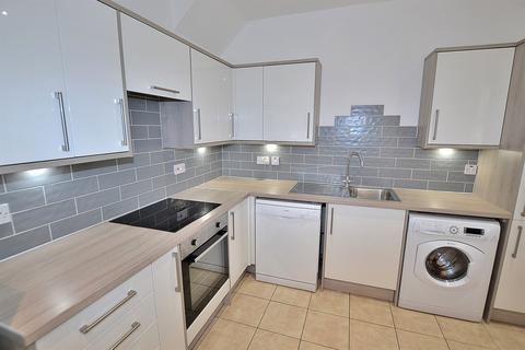 2 bedroom detached house to rent, The Coach House, Wolverhampton
