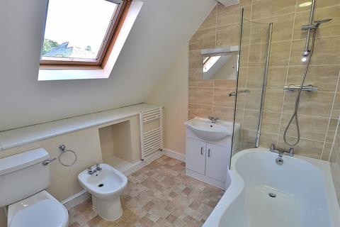 2 bedroom detached house to rent, The Coach House, Wolverhampton