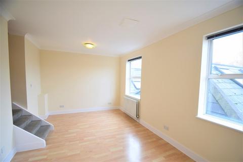 2 bedroom apartment to rent, Chiswick High Road, W4