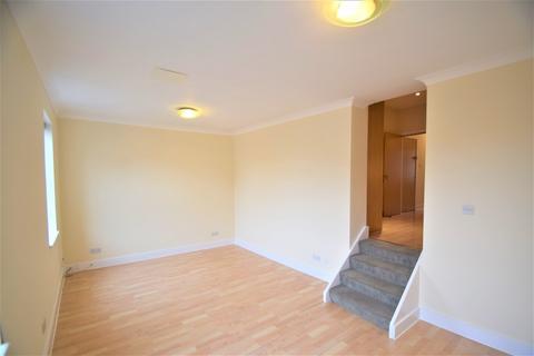 2 bedroom apartment to rent, Chiswick High Road, W4