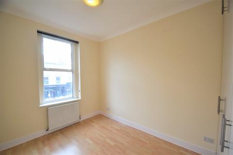 2 bedroom apartment to rent, Chiswick High Road, W4