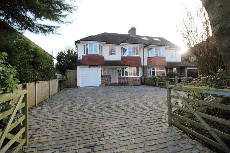 COURT ROAD, CATERHAM 5 bed semidetached house £650,000