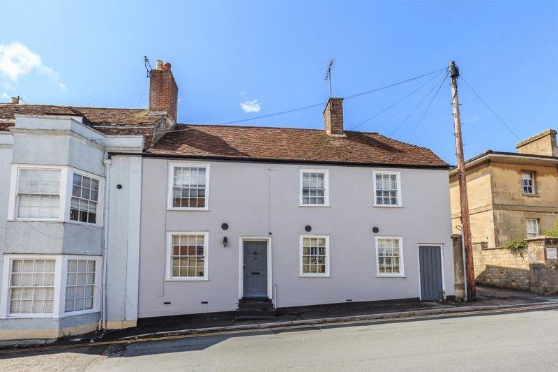 Ash Walk, Warminster 3 bed semidetached house £250,000