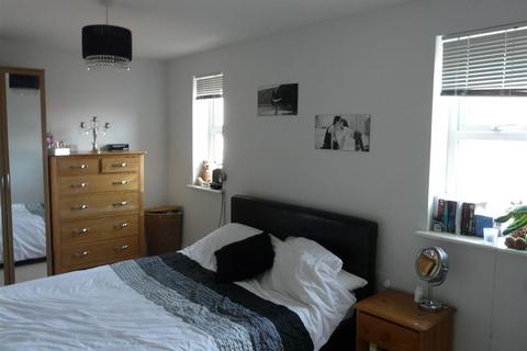 2 bedroom apartment to rent, Winterton Close, Pocklington