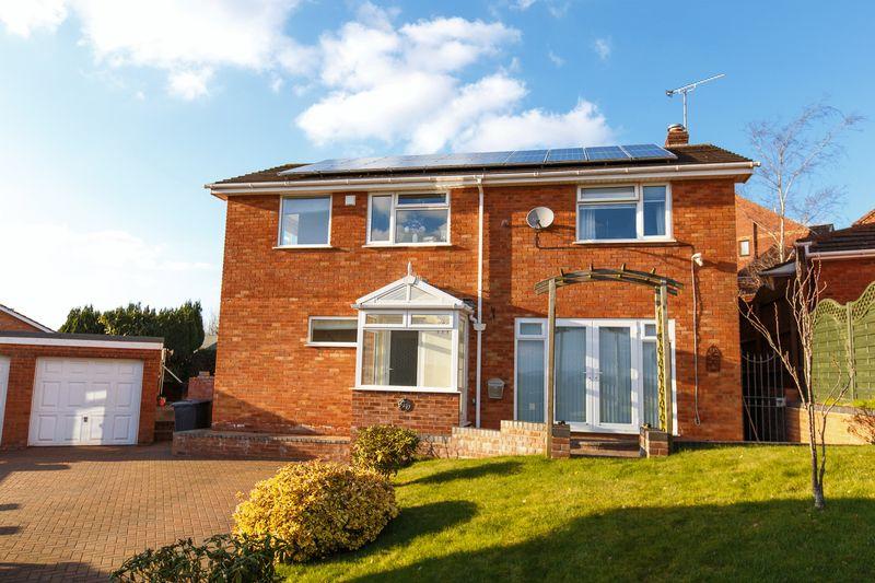 Alexandra Way, Crediton 4 bed detached house £365,000