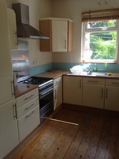 3 bedroom terraced house to rent, Bury Avenue, Whalley Range