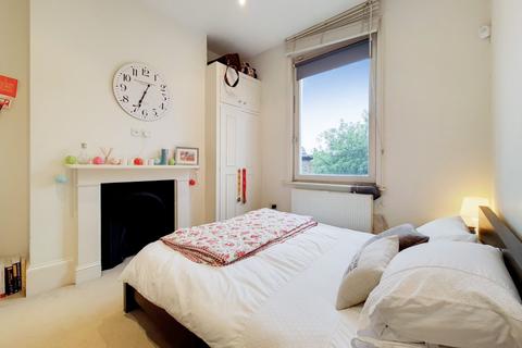 2 bedroom flat for sale, Battersea Rise, Battersea, London