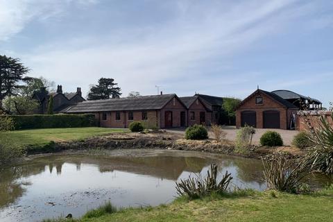 6 bedroom detached house to rent, New Road, Moreton, Congleton