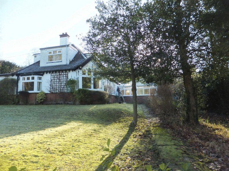 Hillydeal Road, Sevenoaks 5 bed detached house £2,900 pcm (£669 pw)