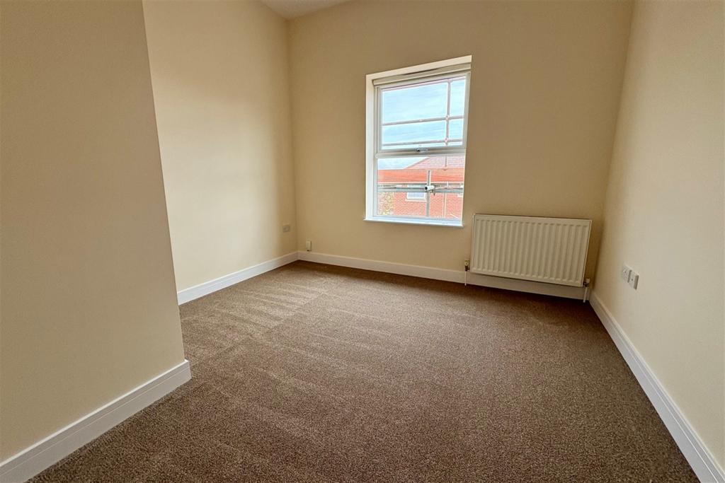 Apartment in Southampton - View 3