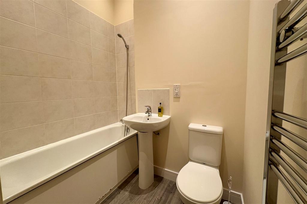 Apartment in Southampton - More