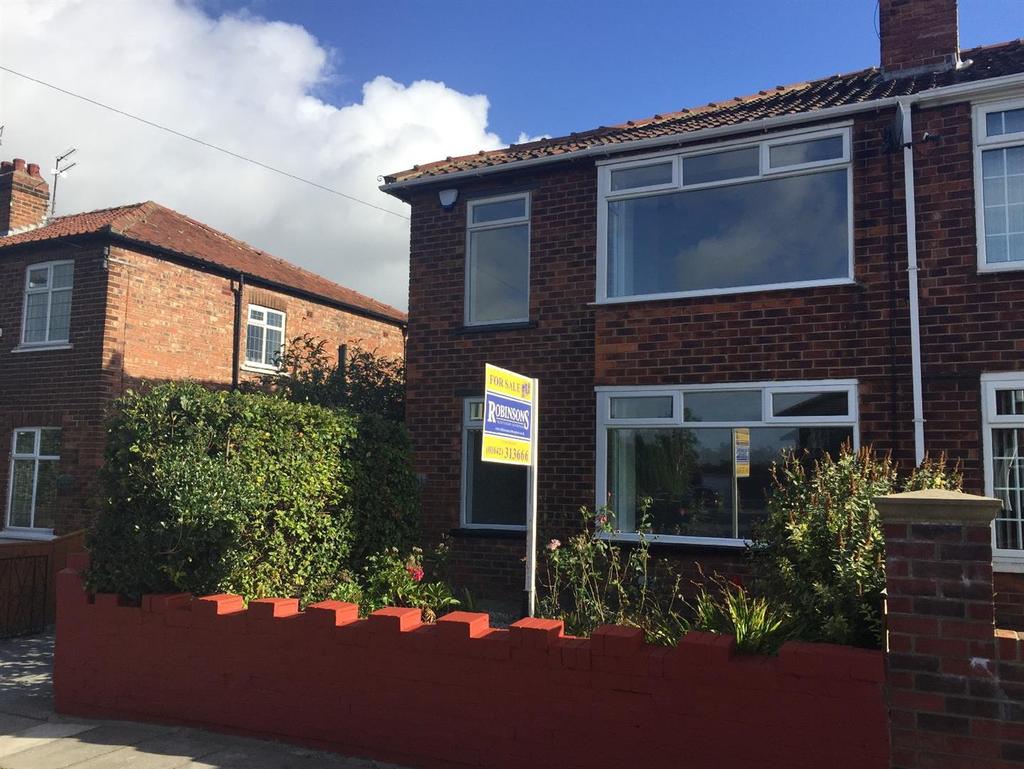 Stanhope Grove, Acklam 3 bed semidetached house £159,995