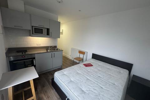 Studio to rent, Luminaire, Kilburn High Road, Kilburn, NW6