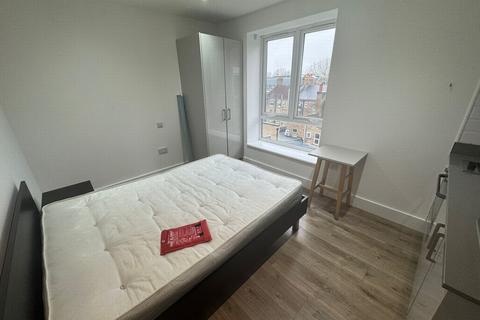 Studio to rent, Luminaire, Kilburn High Road, Kilburn, NW6