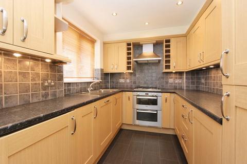 2 bedroom terraced house to rent, Britten Drive, Exeter