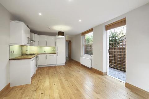 2 bedroom flat to rent, Hillfield Road, West Hampstead, NW6