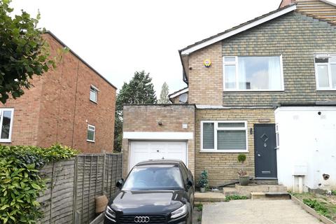 3 bedroom semi-detached house to rent, Manor Road, High Barnet, EN5