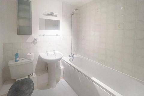 1 bedroom flat to rent, Birdhurst Rise, South Croydon, Surrey, CR2 7ES