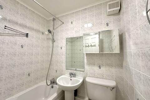 1 bedroom apartment to rent, One Bedroom Property Close to Epsom High Street