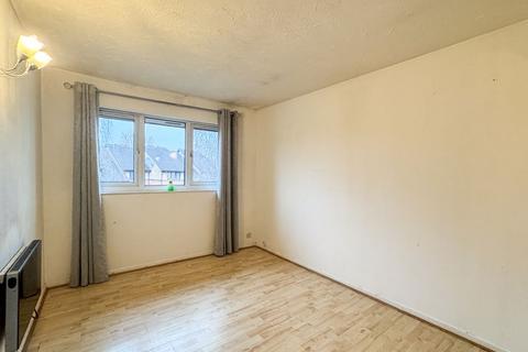 2 bedroom flat to rent, Pavilion Way, Edgware